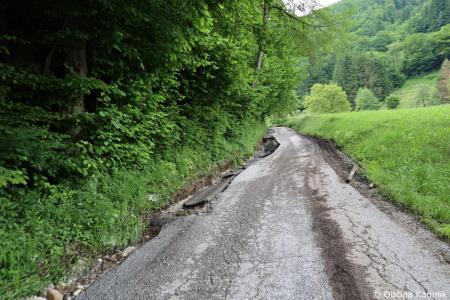 Včerajšnje močno neurje v Motniku (12)